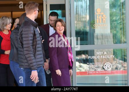 Las Vegas, Nevada, Stati Uniti. 14th Feb, 2020. Amy Klopuchar Touring Il Centro Di Salute Culinaria Di Las Vegas, Nevada, Il 14 Febbraio 2020. Credito: Damairs Carter/Media Punch/Alamy Live News Foto Stock