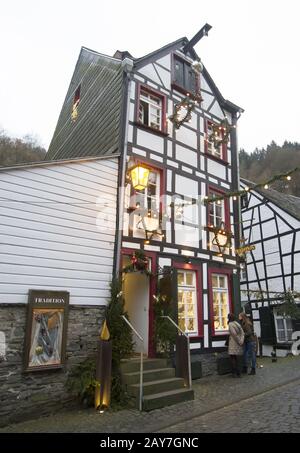 Monschau, NRW, Renania settentrionale-Vestfalia, Germania, Eifel, Kirchstr. Foto Stock