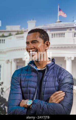 AMSTERDAM, PAESI BASSI - 25 APRILE 2017: Statua di cera Barack Obama nel museo di Madame Tussauds il 25 aprile 2017 ad Amsterdam Nether Foto Stock