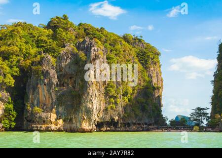 Ao Phang Nga National Park james Bond vista isola dal mare Foto Stock