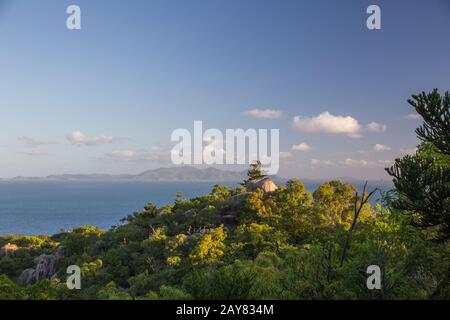 Blick auf das Festland vom Fort Complex auf Magnetic Island Foto Stock