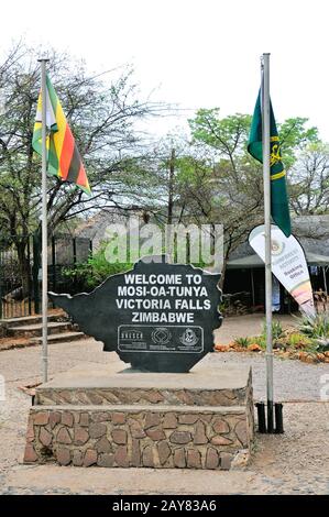 BENVENUTI A - MOSI-OA-TUNYA - VICTORIA FALLS - ZIMBABWE Foto Stock