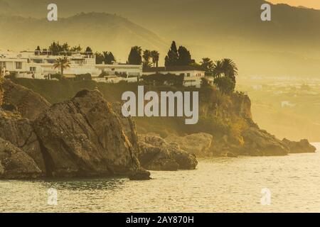 Bellissima alba sulla spiaggia di Nerja,Andalusia,Spagna Foto Stock