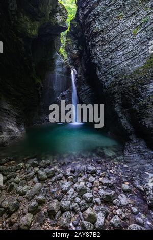 Cascata Kozjak in Slovenia Alpi Giulie. Foto Stock