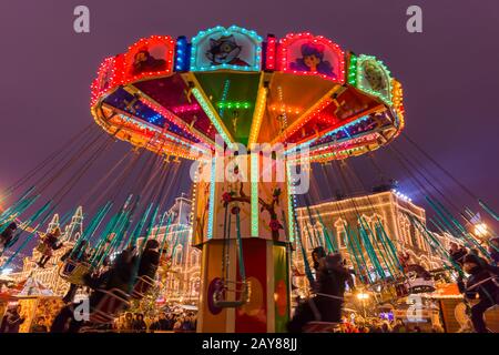 Mosca, Russia - 05 gennaio 2018: Giostra natalizia sulla Piazza Rossa Foto Stock