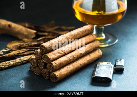 mucchio di sigari cubani autentici Foto Stock