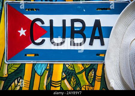 Bandiera cubana e cappello di paglia Foto Stock