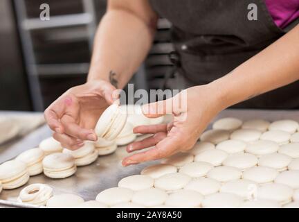 Dolci fatti in un panificio Foto Stock