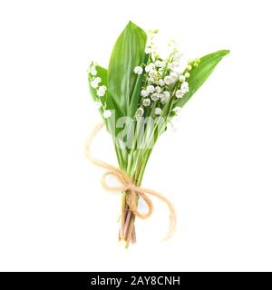 Bouquet di gigli di fiori bianchi della valle con nastro isolato su sfondo bianco Foto Stock