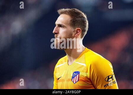 Mestalla, Valencia, Spagna. 14th Feb, 2020. La Liga Football, Valencia Vs Atletico Madrid; Portiere Jan Oblak Di Atletico De Madrid Guarda Sul Credito: Action Plus Sports/Alamy Live News Foto Stock