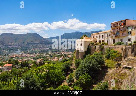 Vista parziale della città di Monreale e parte della valle di Palermo Foto Stock