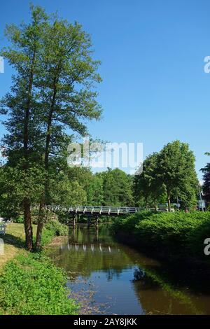 Ponte in legno per il museo all'aperto sull'isola di Stade Foto Stock