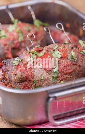 Primo piano di una roulade di carne Foto Stock