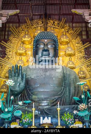 buddha di Vairocana nel tempio di Daibutsu-den Todai-ji, Nara, Giappone Foto Stock
