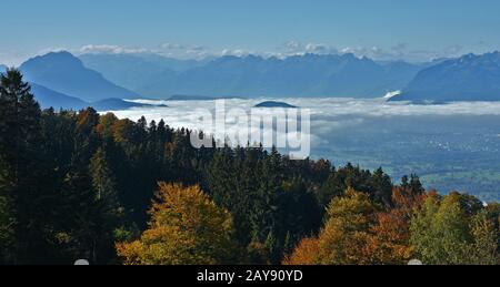 Vista dalla montagna Pfänder vicino Bregenz al Lago di Costanza alle alpi Foto Stock