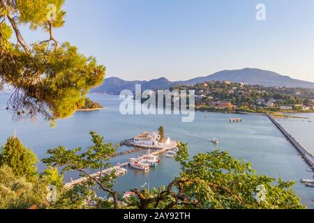 Monastero di Vlacherna e isola del topo (Pontikonisi), Corfù, Grecia Foto Stock