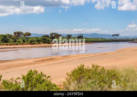 Vista sul fiume Ewaso ng'iro Foto Stock