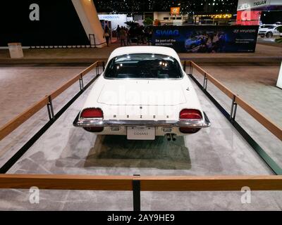 Chicago, Illinois, Stati Uniti. 13 Febbraio 2020. 1967 Mazda Cosmo 110S. Chicago Auto Show. Foto Stock