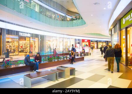 Negozi, Kings Avenue Mall, Paphos Foto Stock