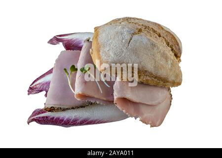 Sandwich: Prosciutto di ginepro a fette e lattuga di cicoria rossa Foto Stock