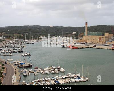 Vista panoramica del porto e della città di Mahon a Menorca Foto Stock