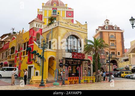 Okinawa,Giappone - 15 Maggio 2019: popolare meta turistica in American village, Okinawa in Giappone. Foto Stock