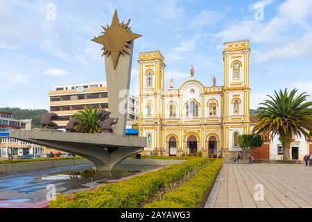 Colombia Sogamoso San Martino di Tours cattedrale e monumento al sole Foto Stock
