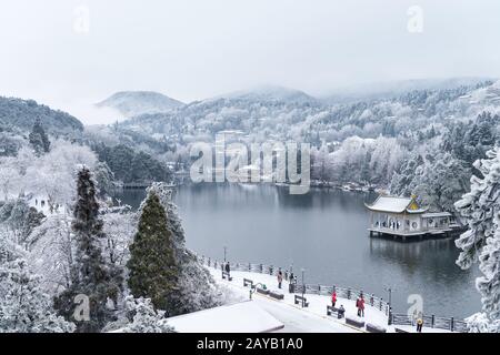 bellissimo paesaggio invernale sulla montagna di lushan Foto Stock