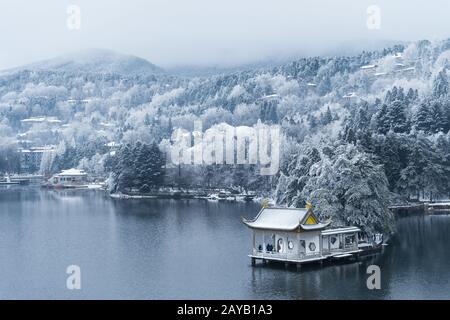 bellissimo paesaggio invernale sulla montagna di lushan Foto Stock