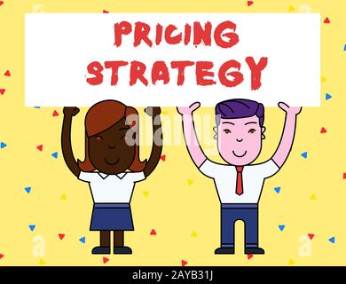 Scrittura a mano testo strategia dei prezzi. Concetto che significa set massimizzare la redditività per l'unità venduta o mercato complessivo due persone sorridenti Foto Stock