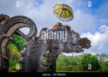 Statua nel tempio di pura Besakih, Bali, Indonesia Foto Stock