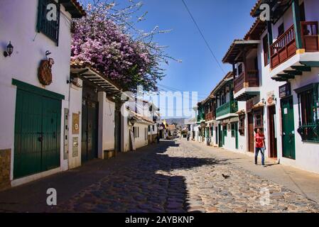 Strade acciottolate in affascinante villa coloniale de Leyva, Boyaca, Colombia Foto Stock