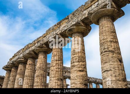 Il tempio di Cerere o Athena a Paestum sito archeologico, provincia di Salerno, Campania, Italia Foto Stock
