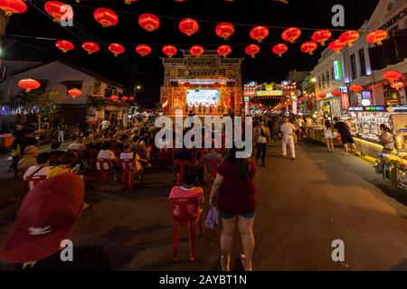 Spettacolo Notturno A Jonker Street, Patrimonio Culturale Mondiale Della Città Di Malacca, Malesia. Foto Stock