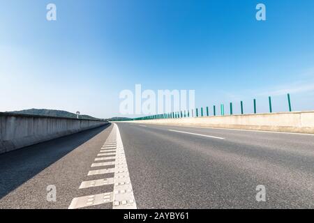 superstrada e superficie asfaltata Foto Stock