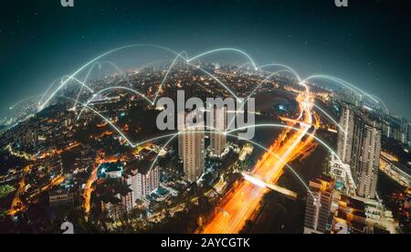 Panorama vista aerea nel mezzo dello skyline di Kuala Lumpur. Scena notturna prima dell'alba Foto Stock