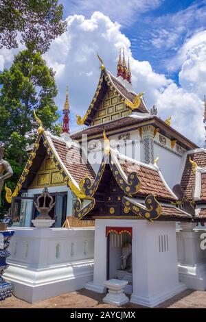 Edifici del tempio di Wat Chedi Luang, Chiang mai, Thailandia Foto Stock