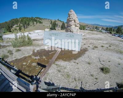 parco nazionale giallognolo wyoming mammut springs paesaggio Foto Stock