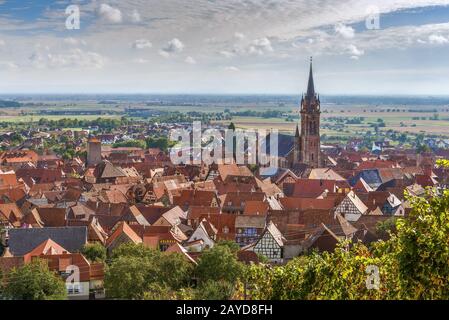 Vista di Dambach la Ville, Alsazia, Francia Foto Stock