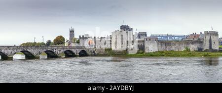 Vista del Castello di Re Giovanni, Limerick, Irlanda Foto Stock