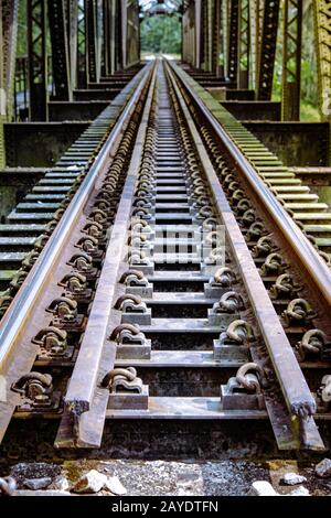 Lang Suan ferrovia sul fiume in Chumphon Thailandia Foto Stock