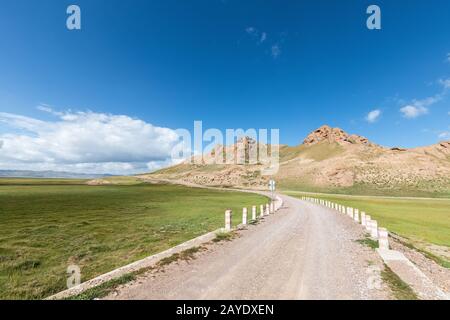 modo semplice di strada su tre fiumi sorgente riserva naturale Foto Stock