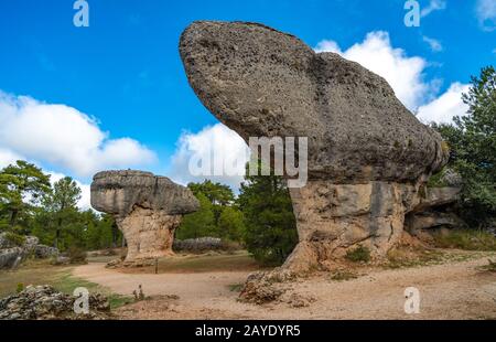 Uniche formazioni rocciose in La Ciudad Encantada o città incantata parco naturale vicino a Cuenca, Castilla la Mancha, in Spagna Foto Stock