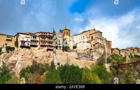 Vista panoramica di Cuenca e famose case sospese, Spagna. Foto Stock