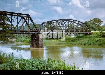 Lang Suan ferrovia sul fiume in Chumphon Thailandia Foto Stock