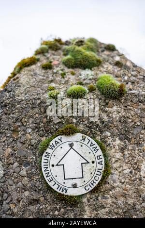 Millennium Way Sign On Thornton Moor, Bradford, West Yorkshire, Regno Unito Foto Stock