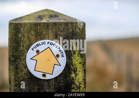 Millennium Way Sign On Thornton Moor, Bradford, West Yorkshire, Regno Unito Foto Stock