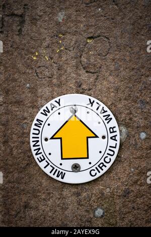 Millennium Way Sign On Thornton Moor, Bradford, West Yorkshire, Regno Unito Foto Stock