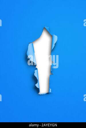 Carta strappata blu con foro Foto Stock