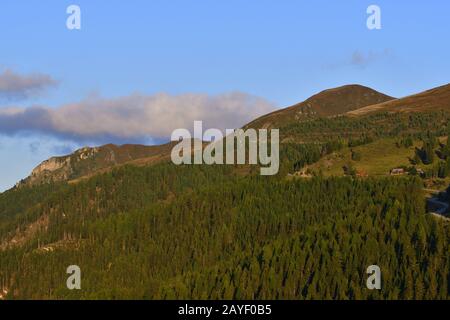 Gailtal Alpi con goldeck e staff Foto Stock